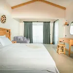 Hotel The Pearl 4*