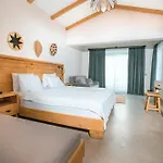 Hotel The Pearl 4*