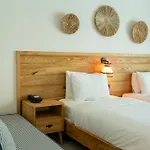 The Pearl 4*
