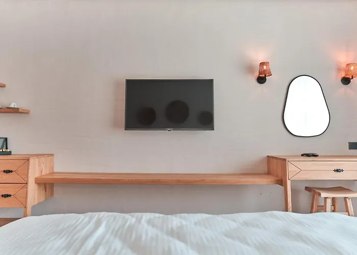 The Pearl 4*