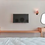 The Pearl 4*