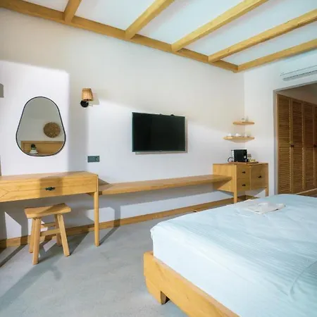 The Pearl Ολουντενίζ