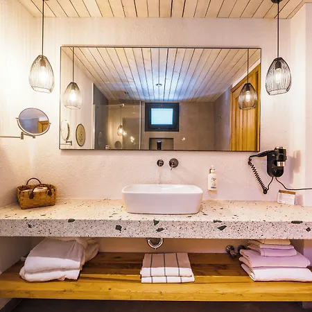 Hotel The Pearl 4*